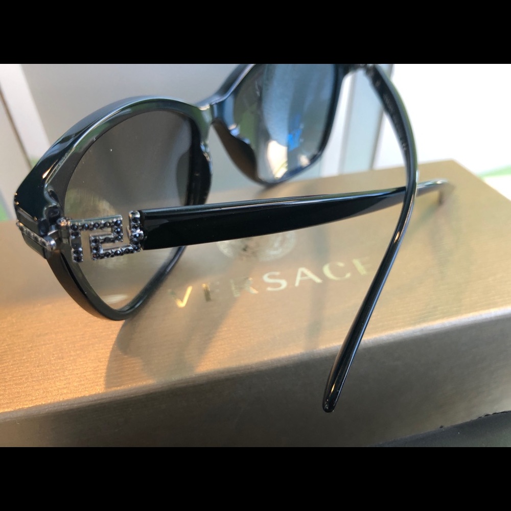 Authentic Versace Sunglasses - Picture 2 of 6